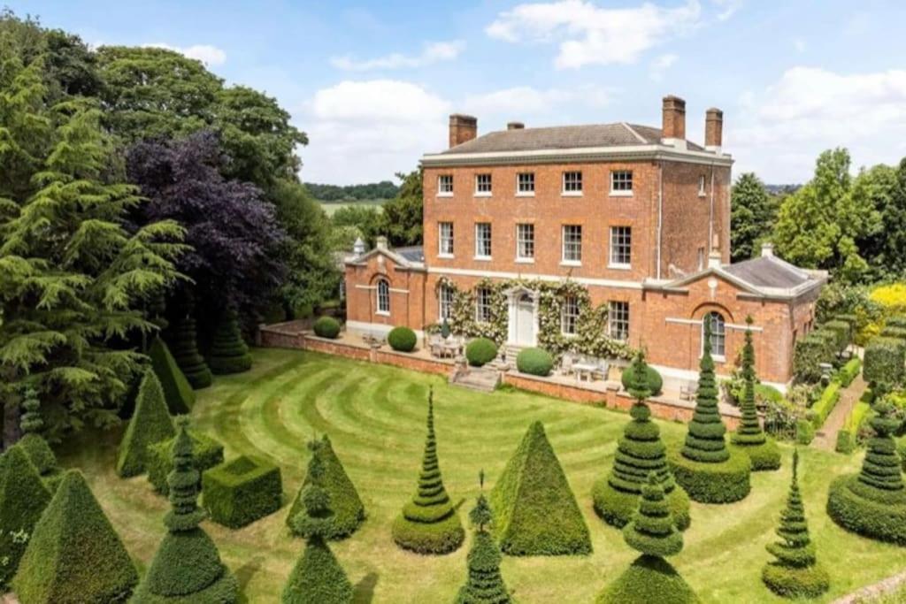 Cressy Hall - Historic Grade II Listed Manor, Gorgeous Topiary Garden Gosberton Kültér fotó