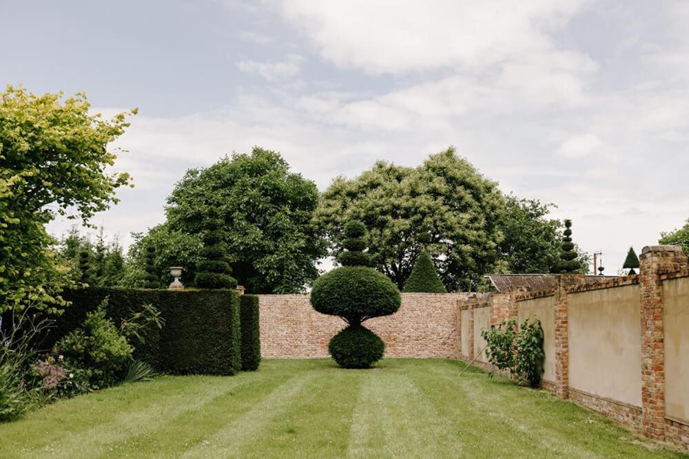 Cressy Hall - Historic Grade II Listed Manor, Gorgeous Topiary Garden Gosberton Kültér fotó